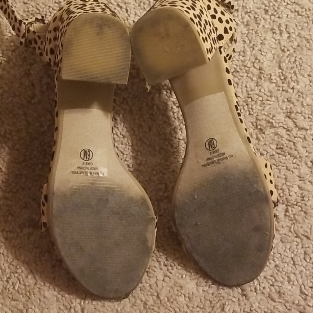 Shoes - Picture 3 of 4